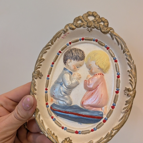 Vintage Praying Children Wall Plaque - Picture 4 of 9